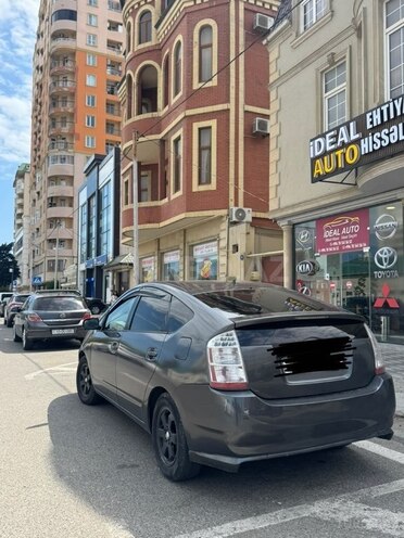 Toyota Prius-2