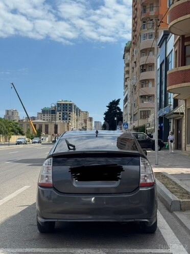 Toyota Prius-4