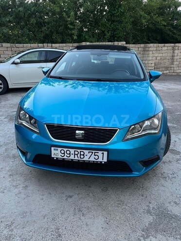 SEAT Leon-1
