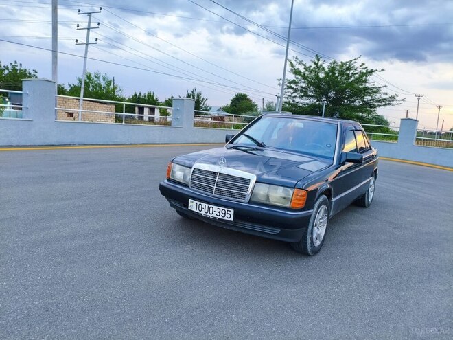 Mercedes 190-2