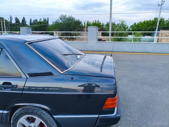 Mercedes 190-8
