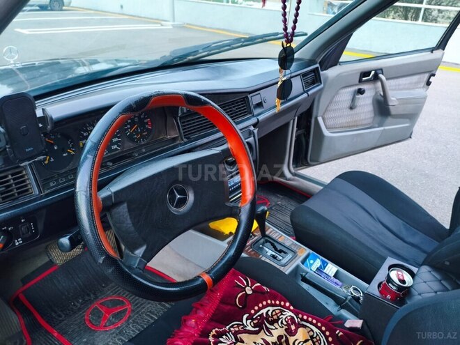 Mercedes 190-13
