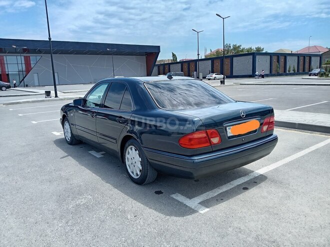 Mercedes E 200-3