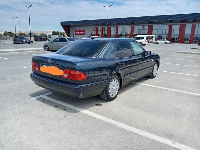 Mercedes E 200-5