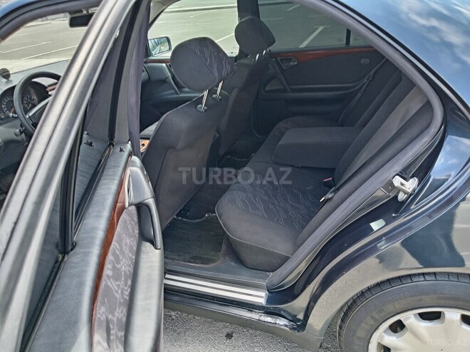 Mercedes E 200-9