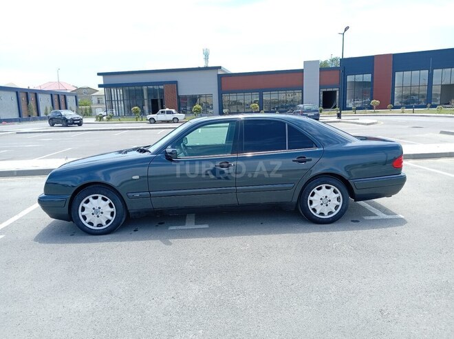 Mercedes E 200-12