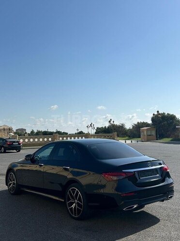 Mercedes E 300 de-3
