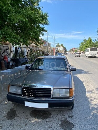 Mercedes 190-1
