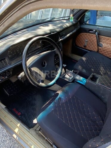 Mercedes 190-6