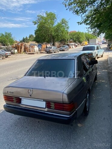 Mercedes 190-5