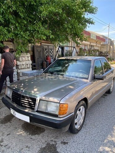Mercedes 190-2