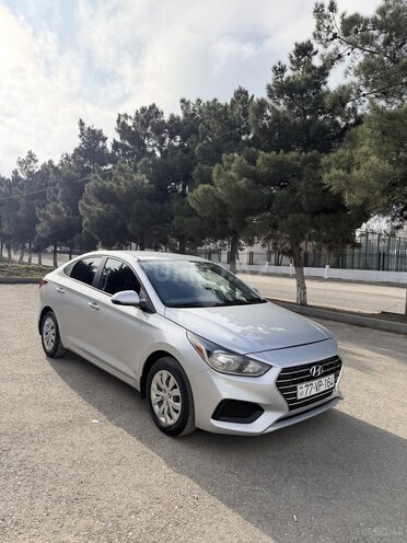 Hyundai Accent-1