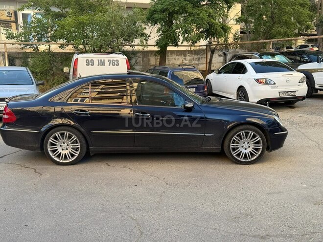 Mercedes E 270-3