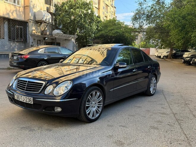 Mercedes E 270-1