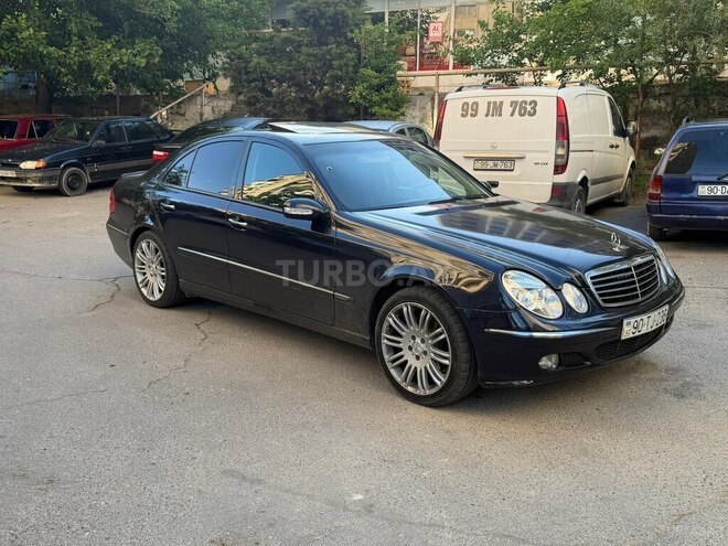 Mercedes E 270-2