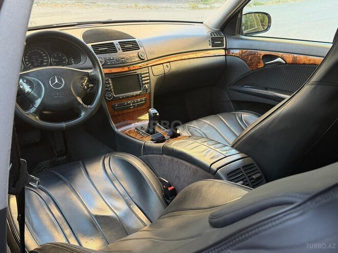 Mercedes E 270-7