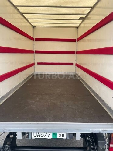 Ford Transit-19