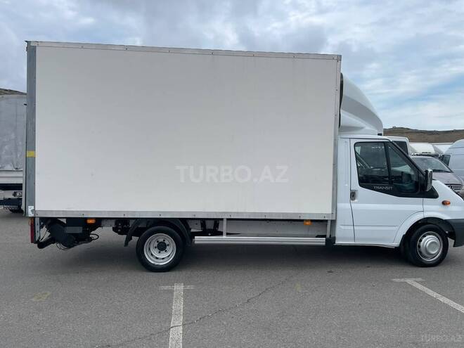 Ford Transit-4