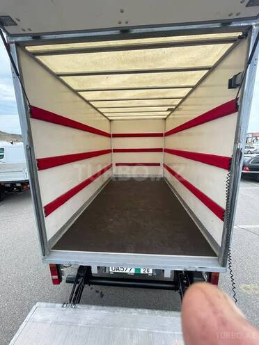 Ford Transit-21