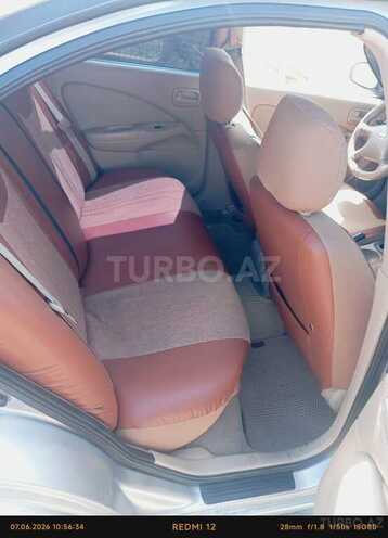 Nissan Sunny-2