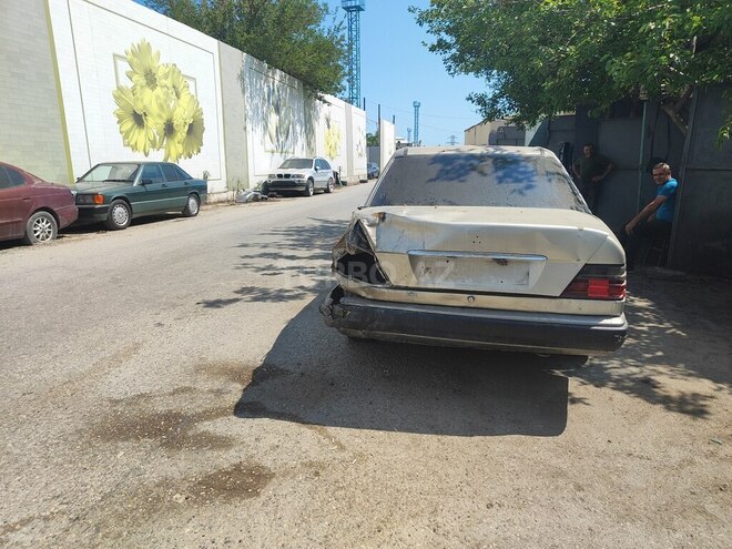 Mercedes 190-4