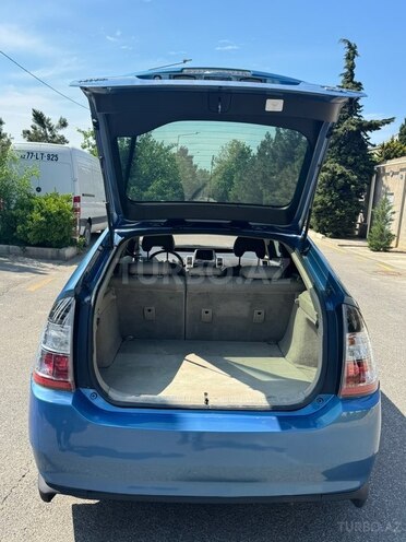Toyota Prius-7