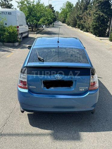 Toyota Prius-5