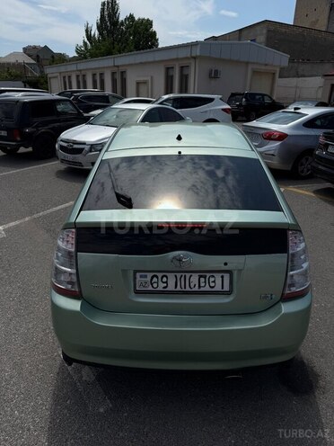 Toyota Prius-2