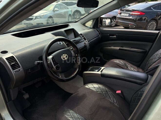 Toyota Prius-4