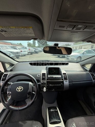 Toyota Prius-8