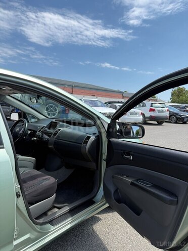 Toyota Prius-14
