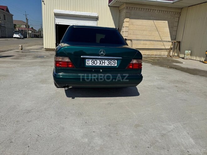Mercedes E 220-3