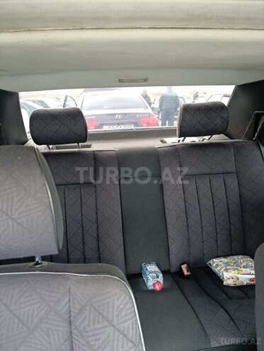 Mercedes E 220-9