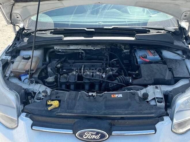 Ford Focus-11