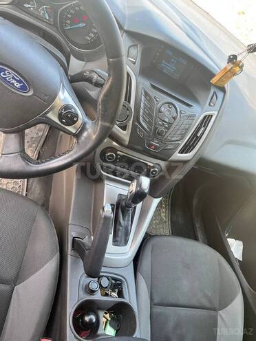 Ford Focus-21