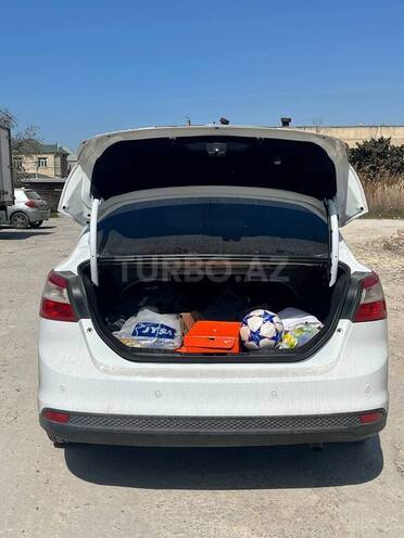 Ford Focus-14