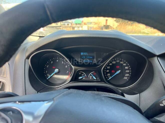 Ford Focus-19