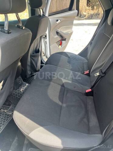 Ford Focus-15