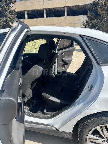 Ford Focus-16
