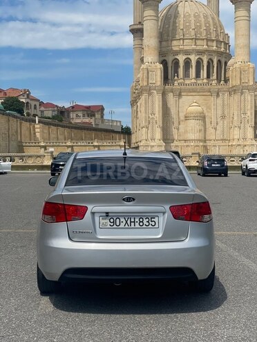 Kia Cerato-5