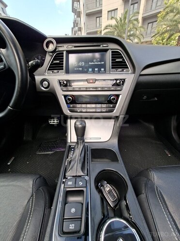 Hyundai Sonata-11