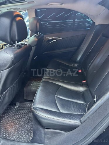 Mercedes E 350-11