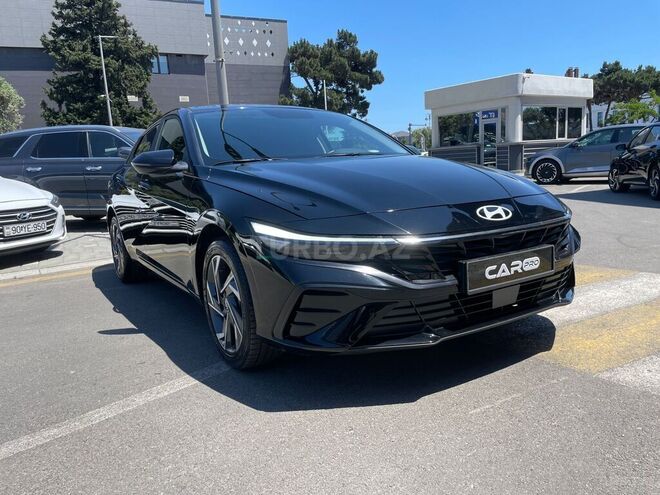 Hyundai Elantra-1