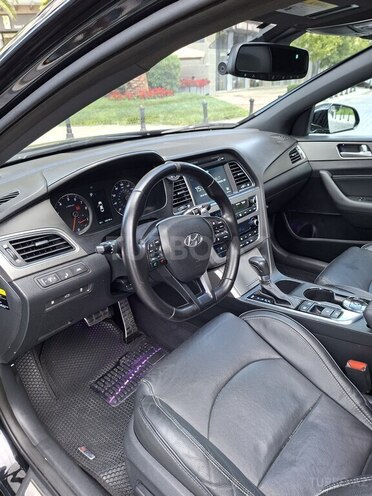 Hyundai Sonata-12