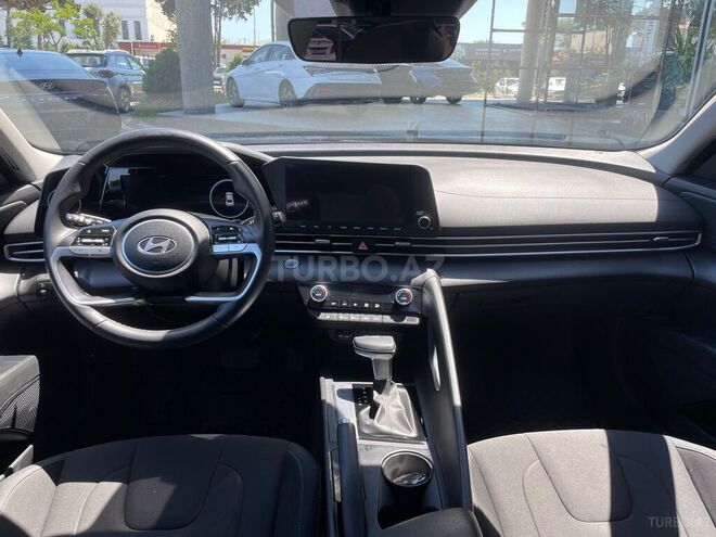 Hyundai Elantra-7