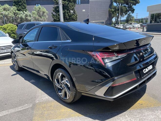 Hyundai Elantra-10