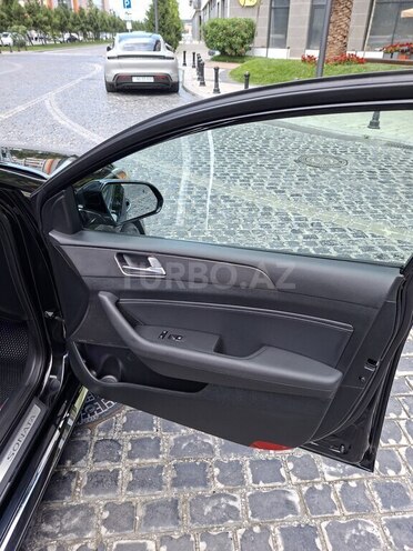 Hyundai Sonata-15