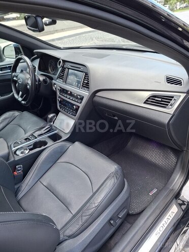 Hyundai Sonata-16