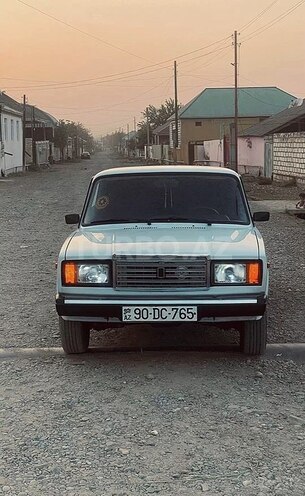 LADA (VAZ) 2107-1