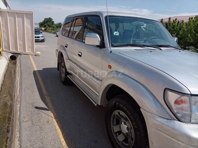 Toyota Land Cruiser Prado-4